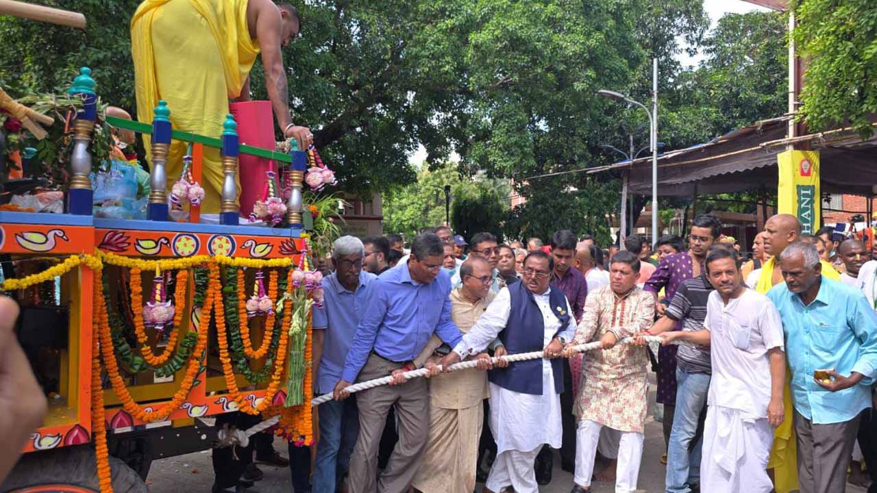 মানুষের কল্যাণে নিজেদের ধর্ম নয় কর্মকে প্রাধান্য দেওয়ার আহবান খাদ্যমন্ত্রীর