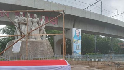 টিএসসি ফাঁকা : অল্প সংখ্যক ছাত্র ঢাবির হল ছাড়ছেন